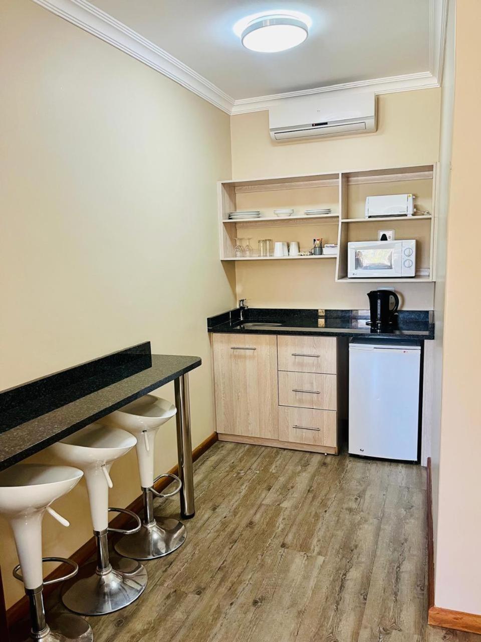 17 On Bird Guest House โบฟอร์ตเวสต์ ภายนอก รูปภาพ