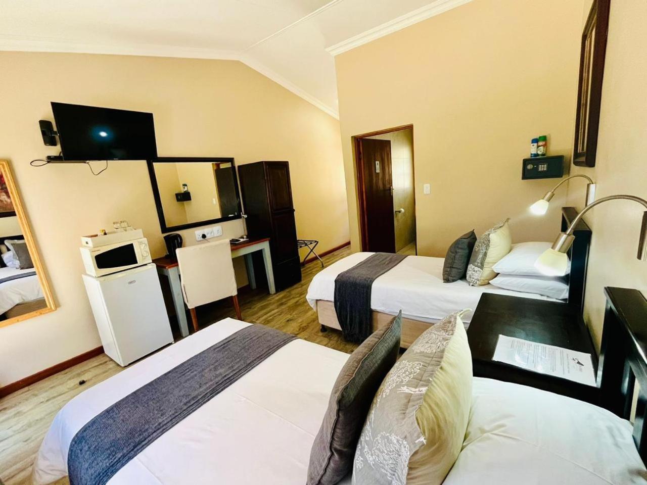 17 On Bird Guest House โบฟอร์ตเวสต์ ภายนอก รูปภาพ